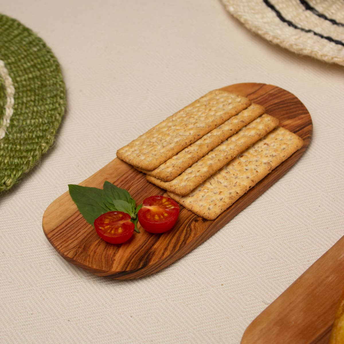 Olive Wood Flat Plate With Curved Sides