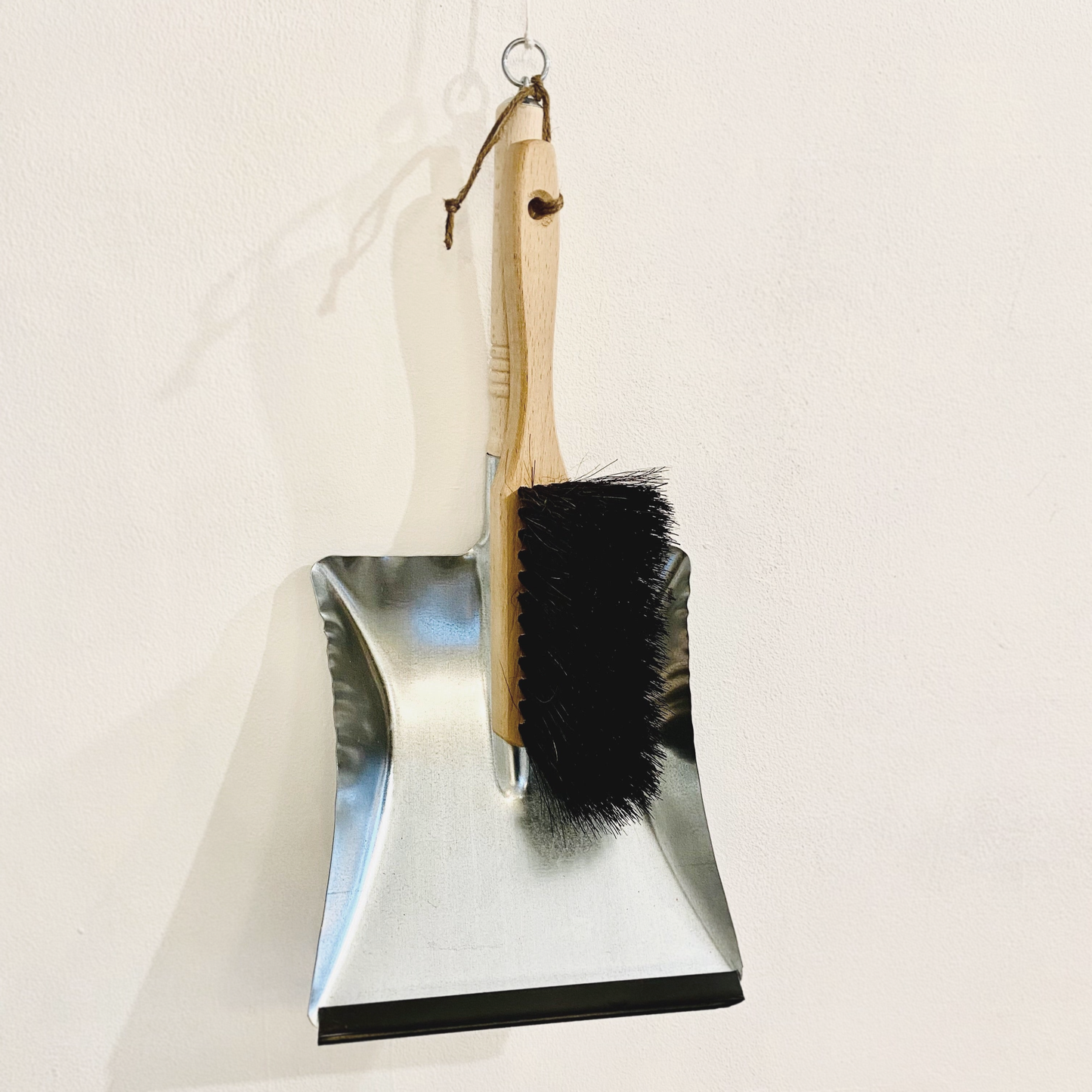 Arenga Dustpan & Brush